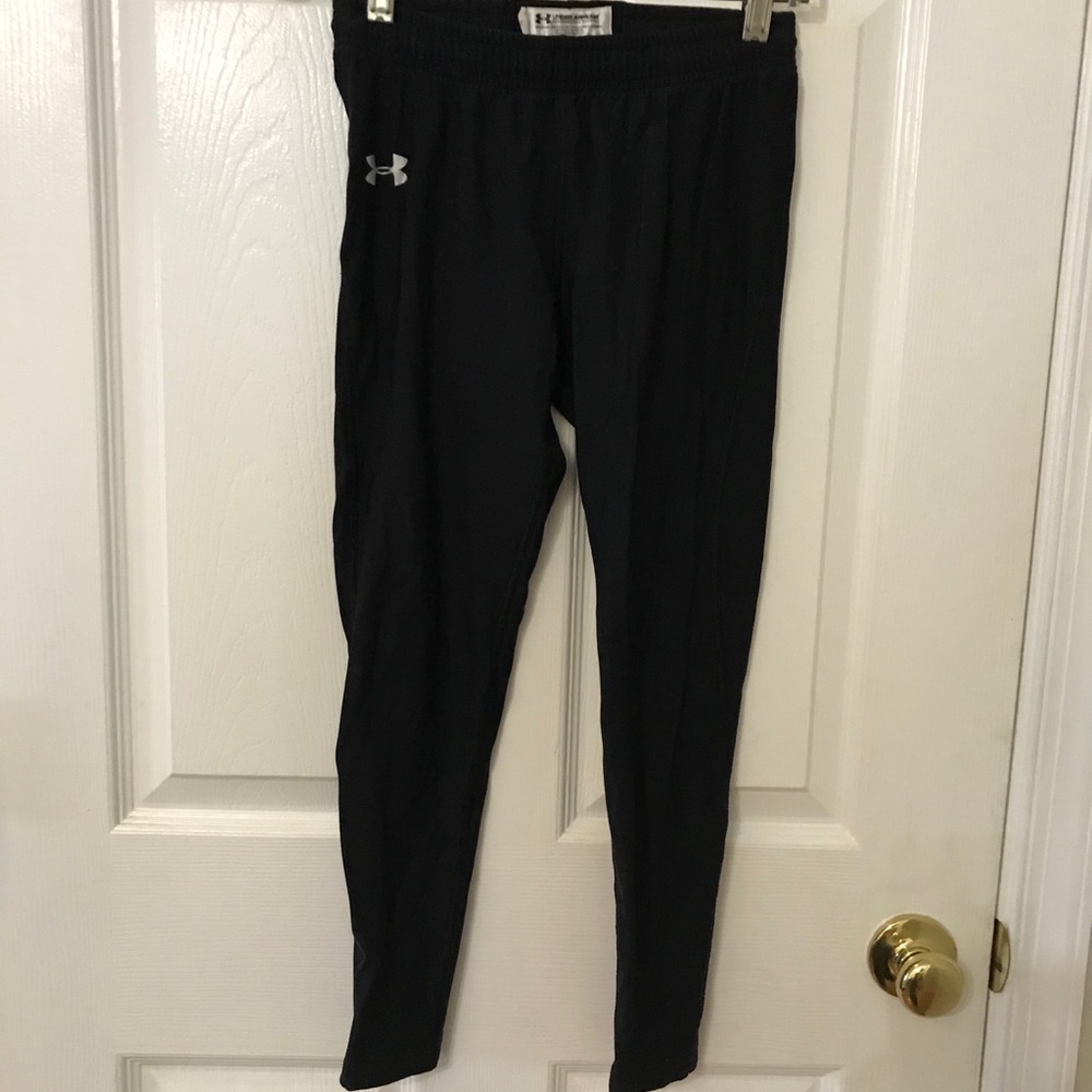 Under Armour black leggings